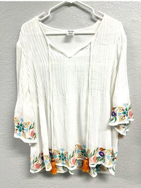 Massey’s Boho Floral Embroidered Flowy Top. Size 2X